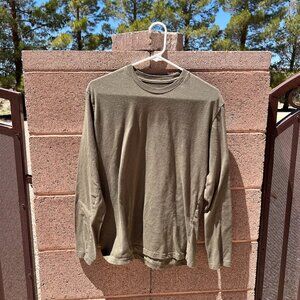 True Classic Long Sleeve Tee - M